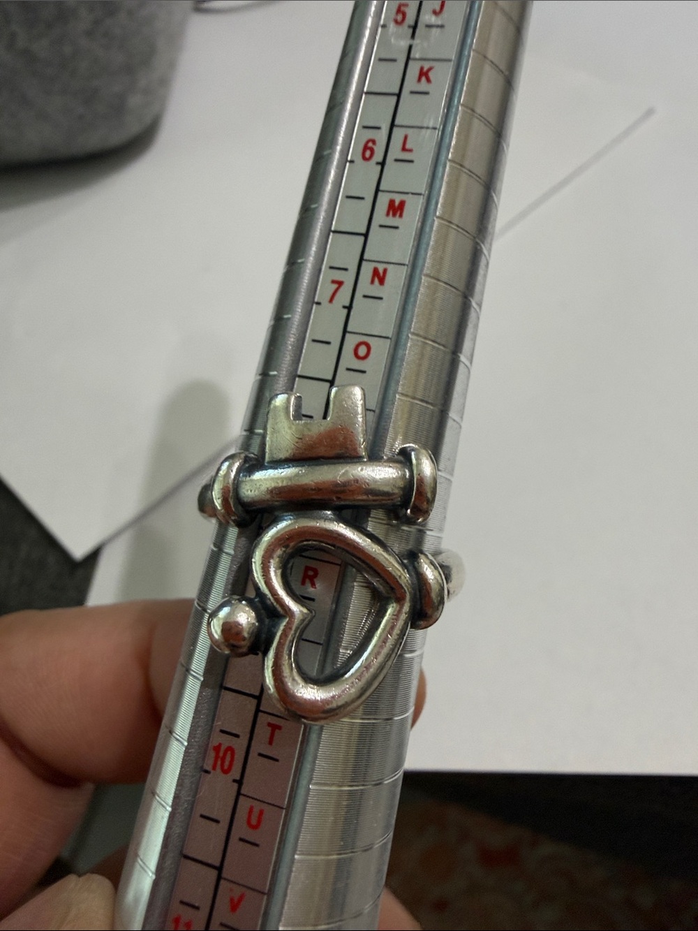 James Avery Silver Heart & Key Ring size 8 1/2 - Picture 3 of 4